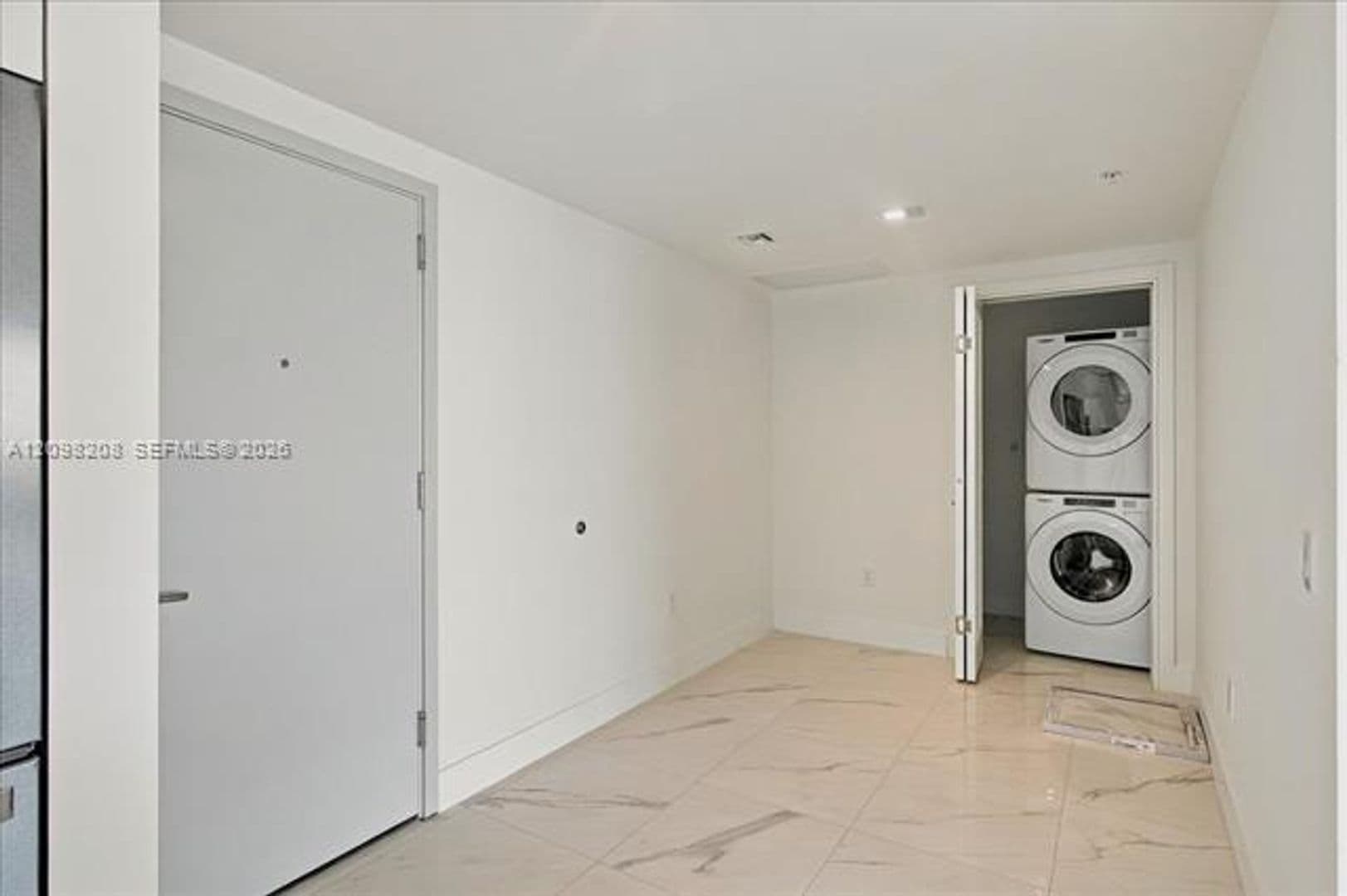 Hallandale Beach Condo: 1170 E Hallandale cu-2109