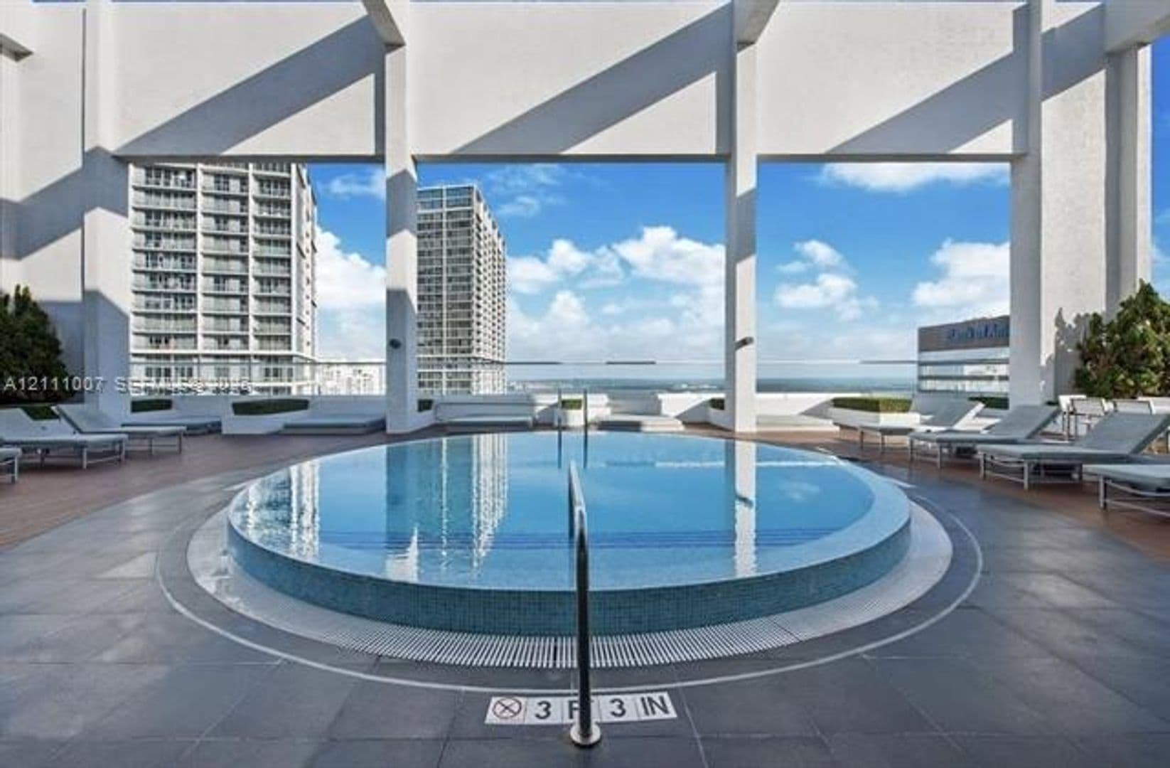 MIAMI Condo: 55 SE 6th St cu-3910