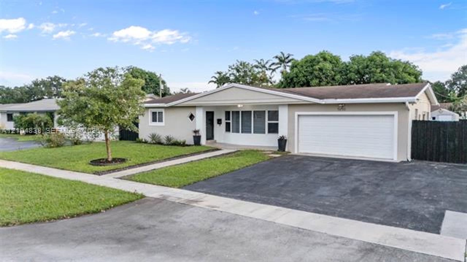 Plantation House: 5250 SW 4th Ct # 5250