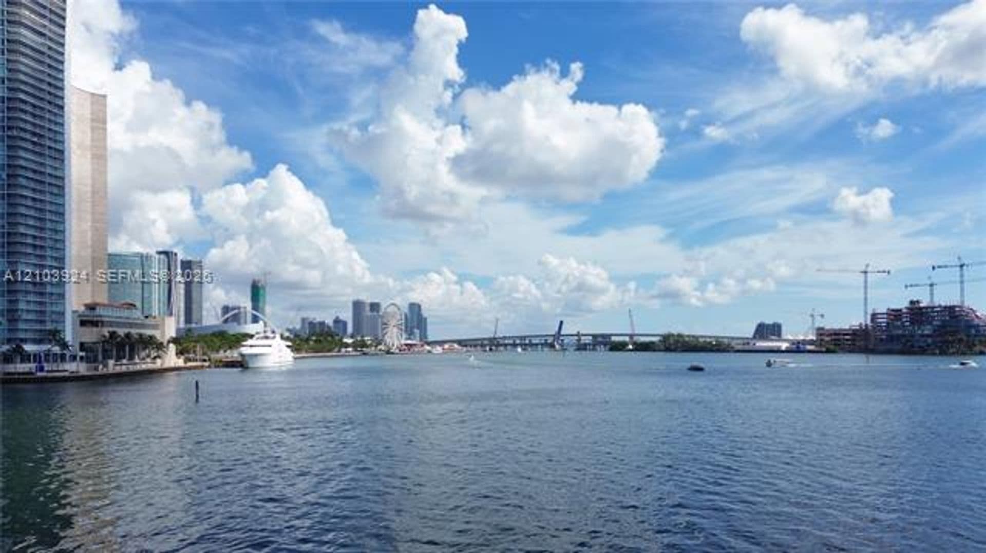 Miami Condo: 848 Brickell Key Dr cu-306