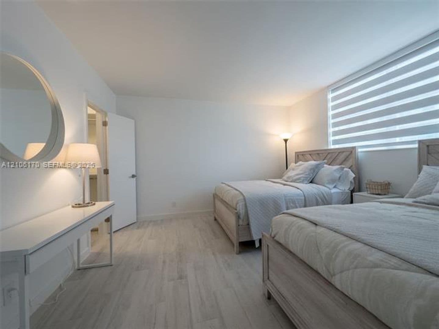 Hollywood Condo: 4001 S Ocean Dr cu-12B