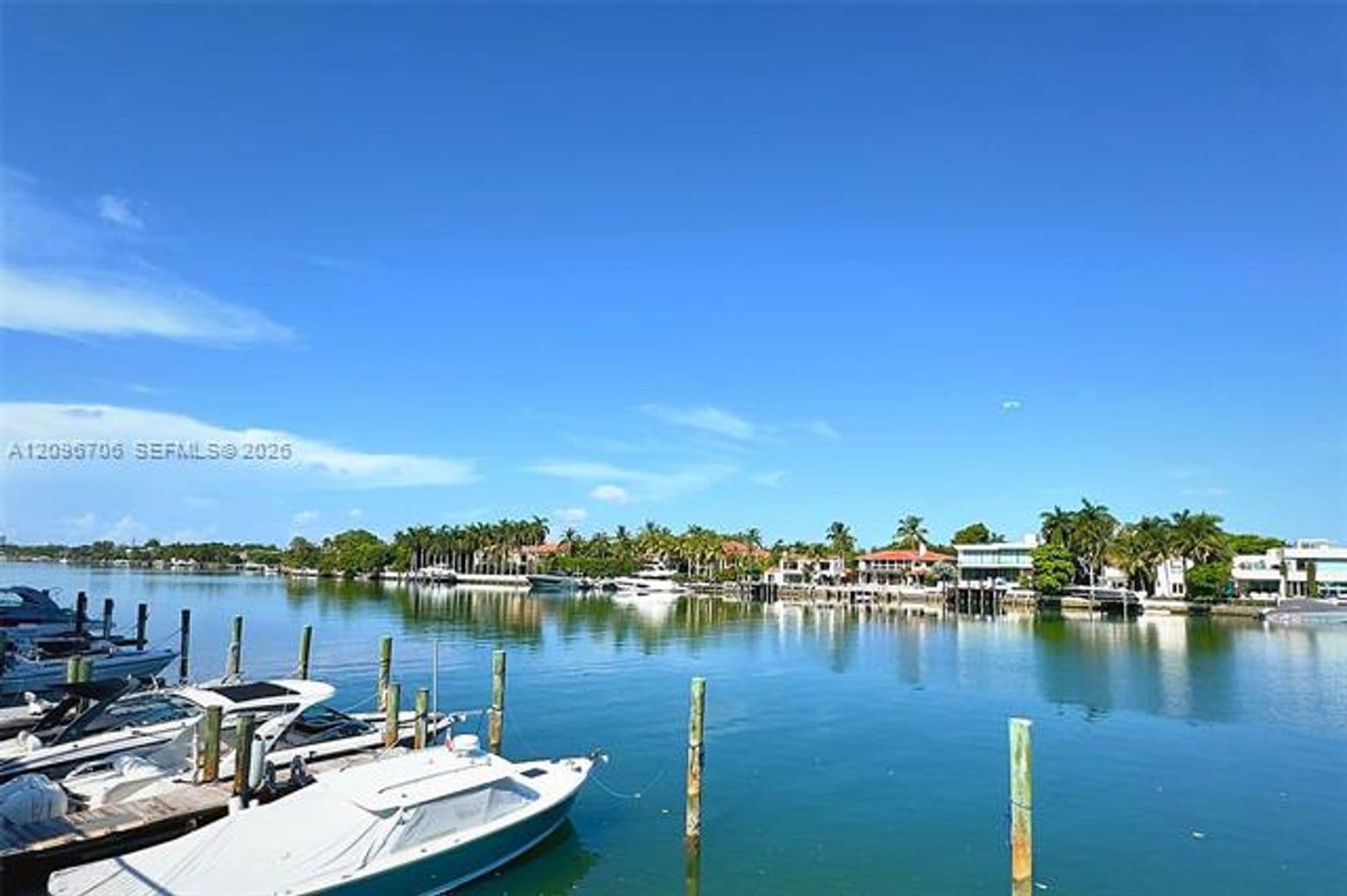 Miami Beach Condo: 5600 Collins Ave cu-4P