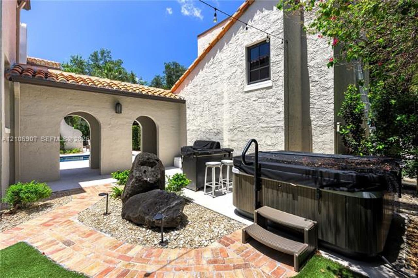 Coral Gables House: 1822 Country Club Prado # 1822
