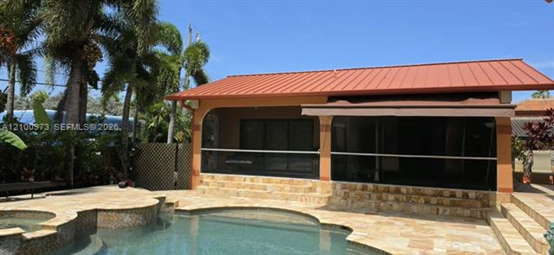 Hollywood House: 741 Tyler St # 741