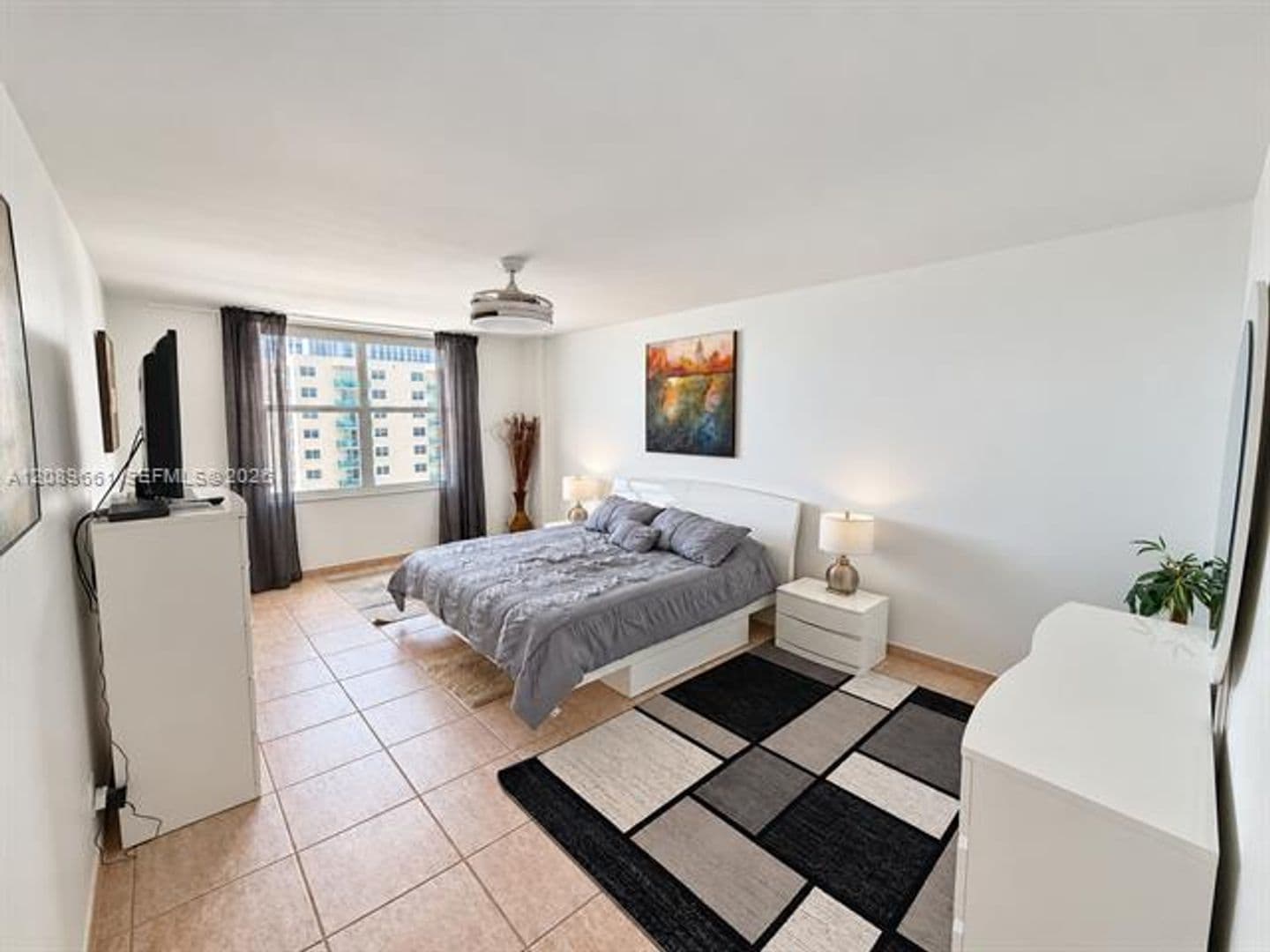 Hollywood Condo: 3725 S Ocean Dr cu-1404