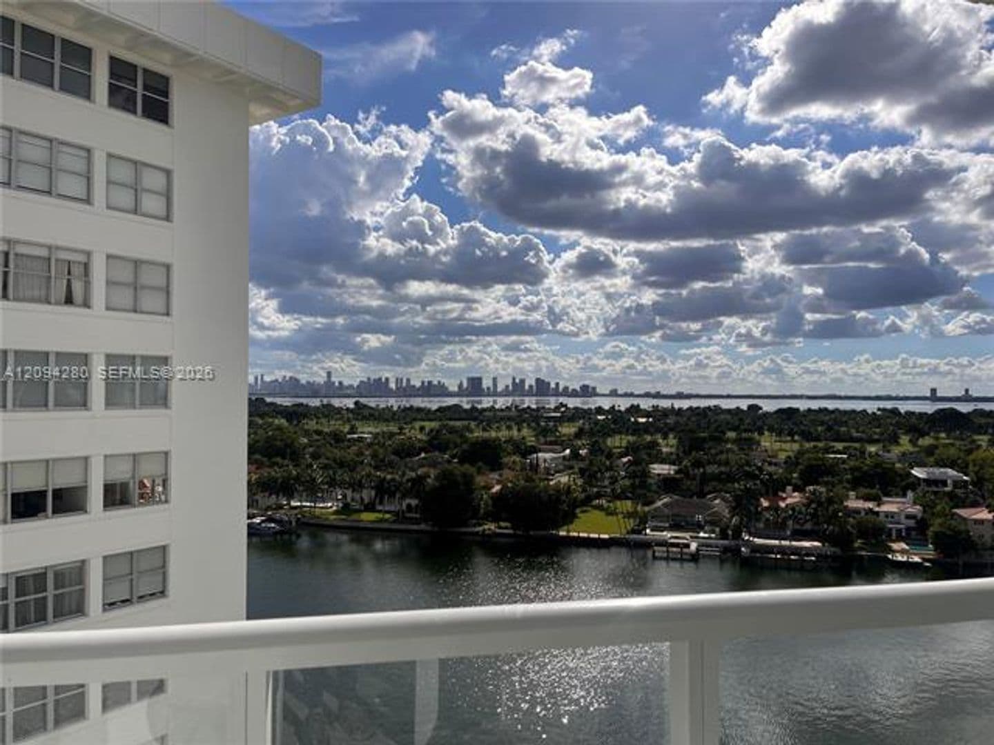 Miami Beach Condo: 5880 Collins Ave cu-PH-1