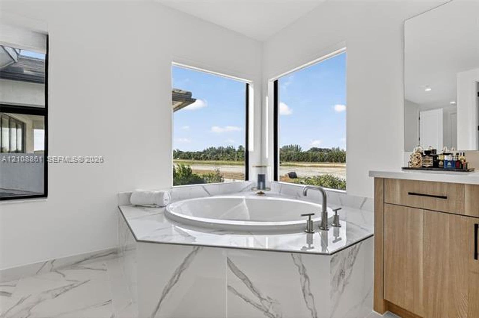 Davie House: 14855 Millstone Ranches Dr # 14855