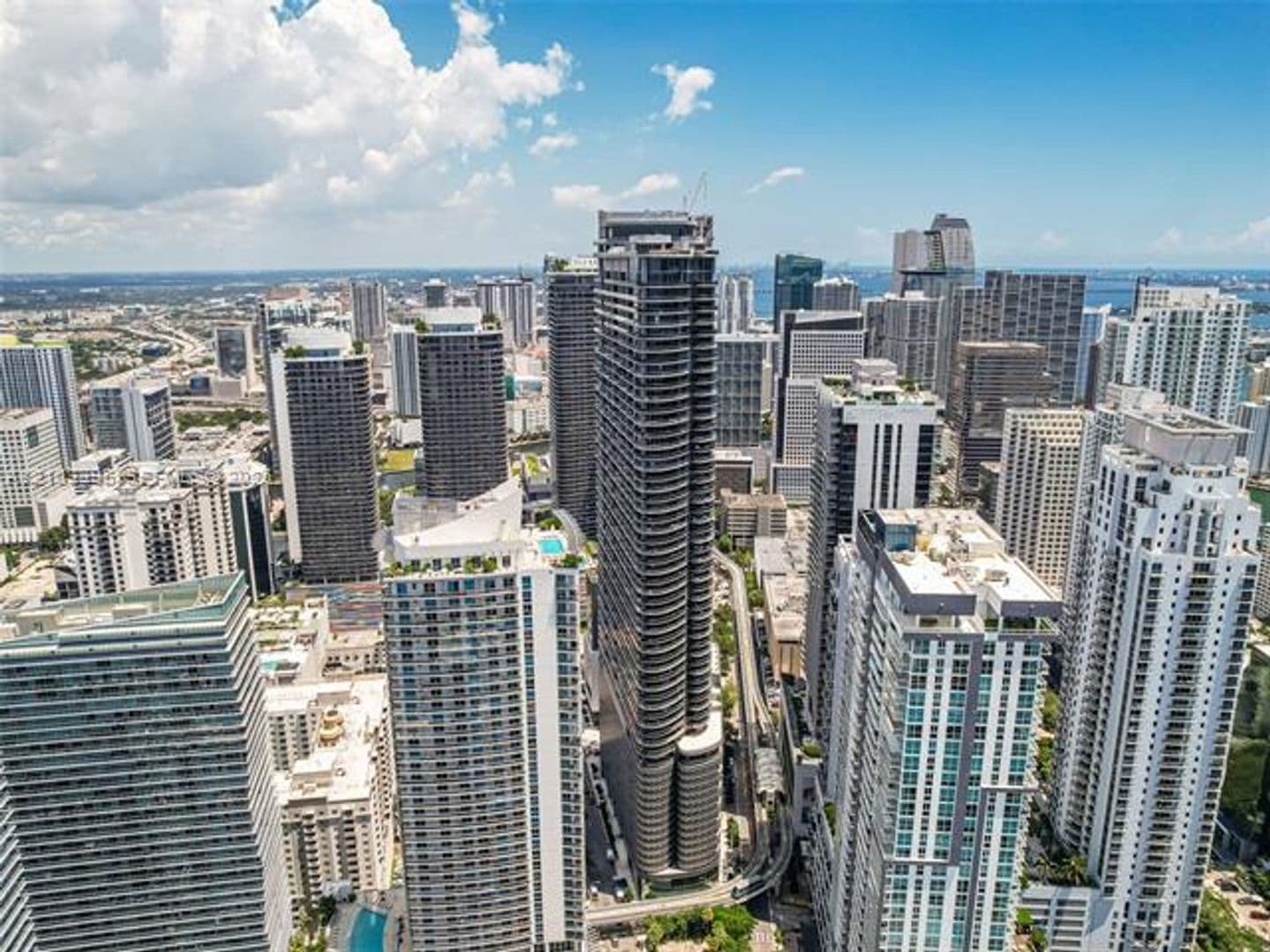 Miami Condo: 1000 Brickell Plz cu-3110