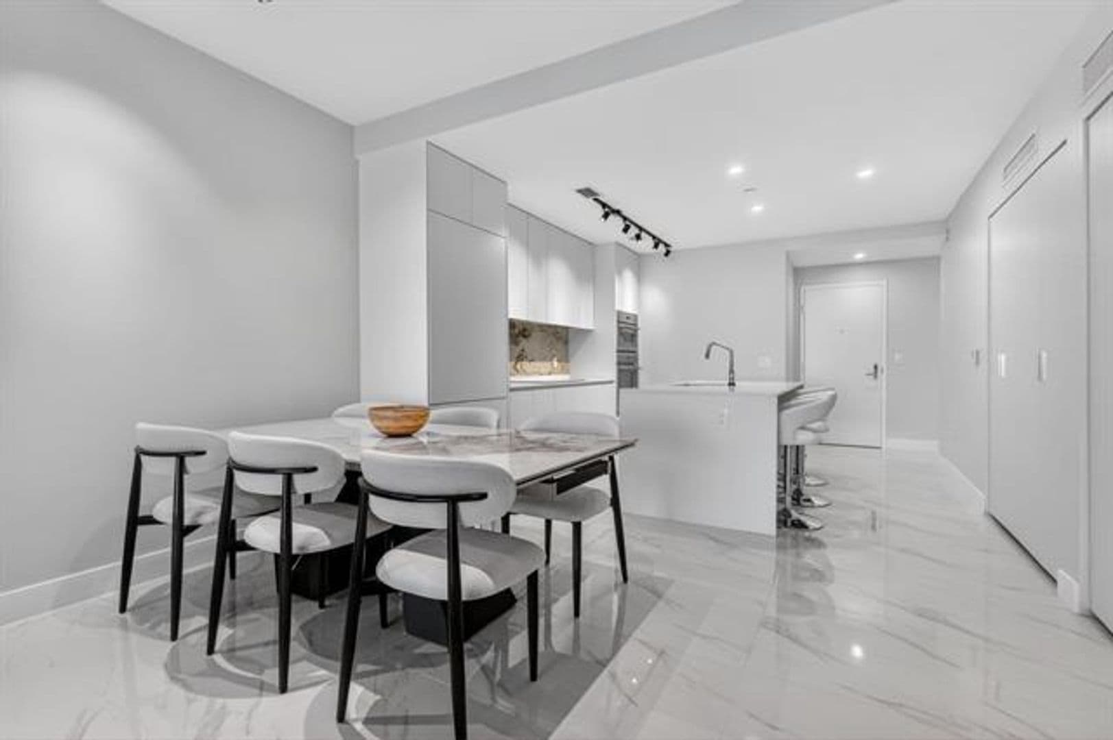 Miami Condo: 700 NE 24th St cu-2006
