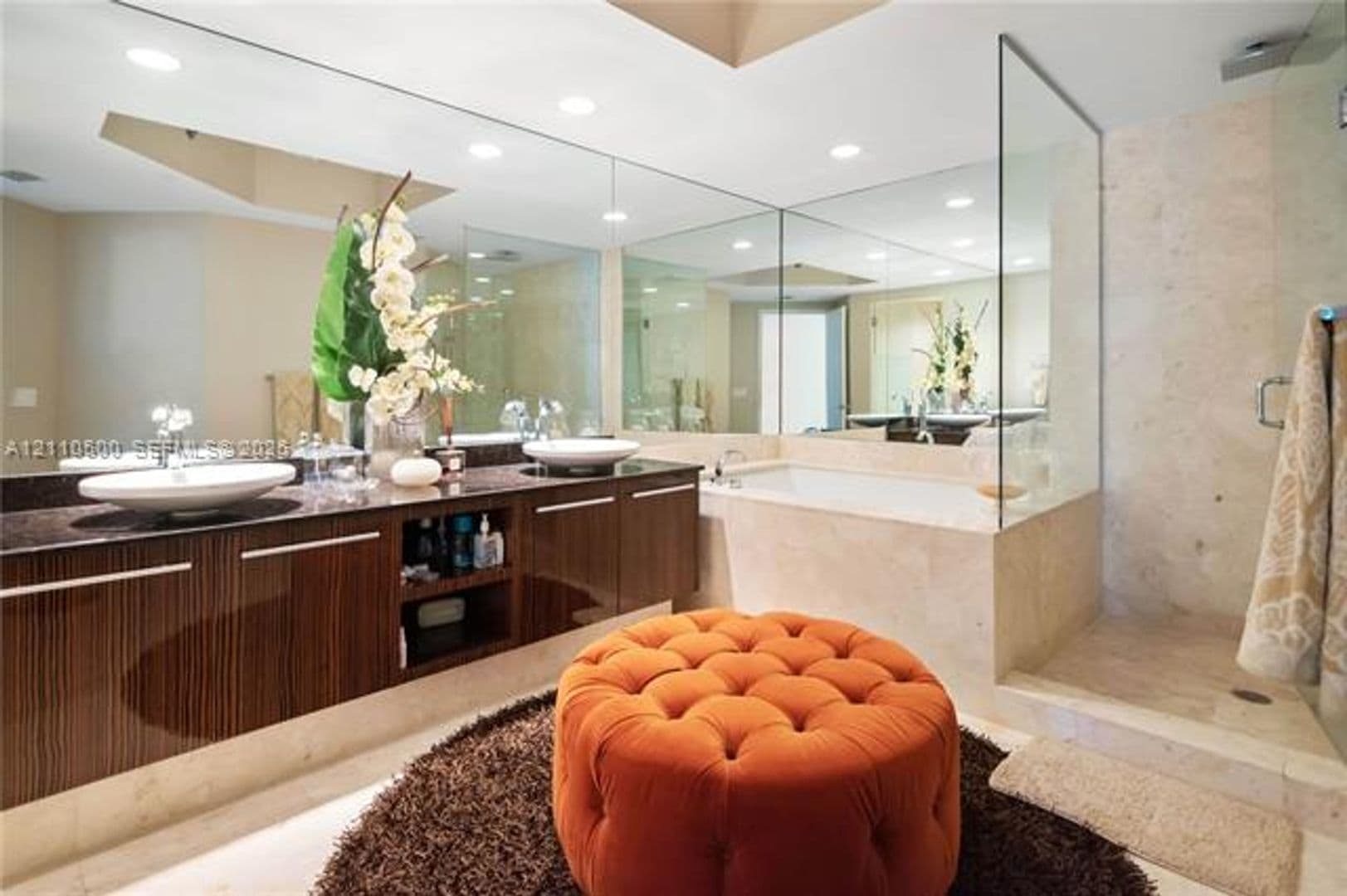 Hollywood Condo: 2711 S Ocean Dr cu-2205