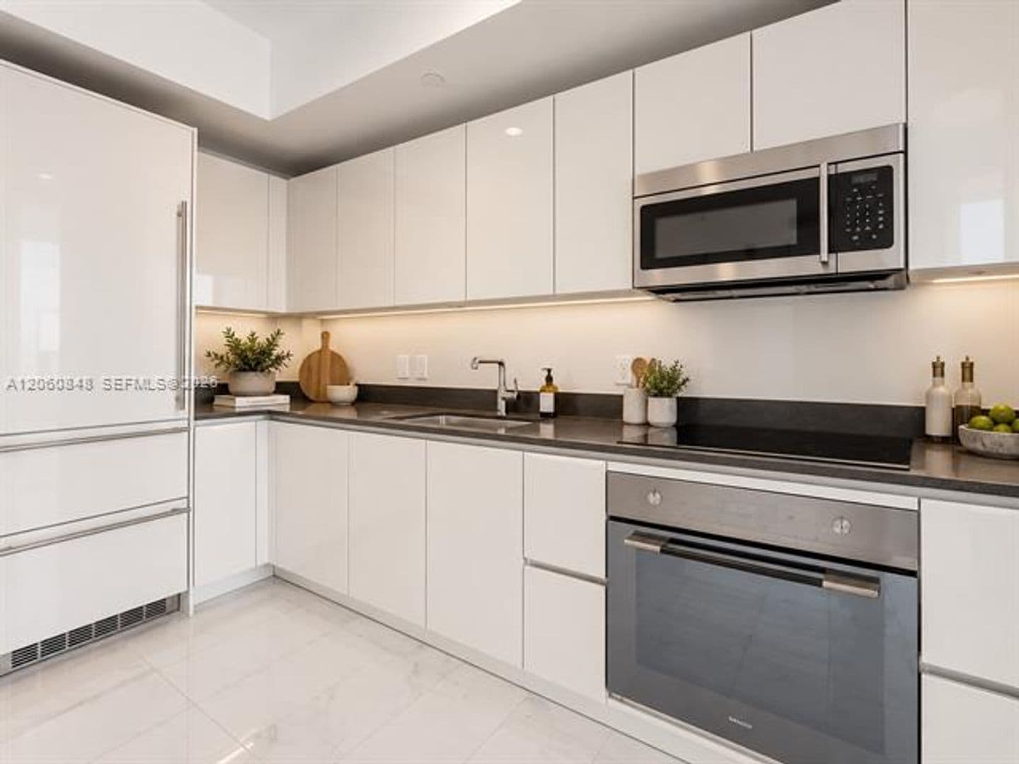 Miami Condo: 1010 Brickell Ave cu-2708