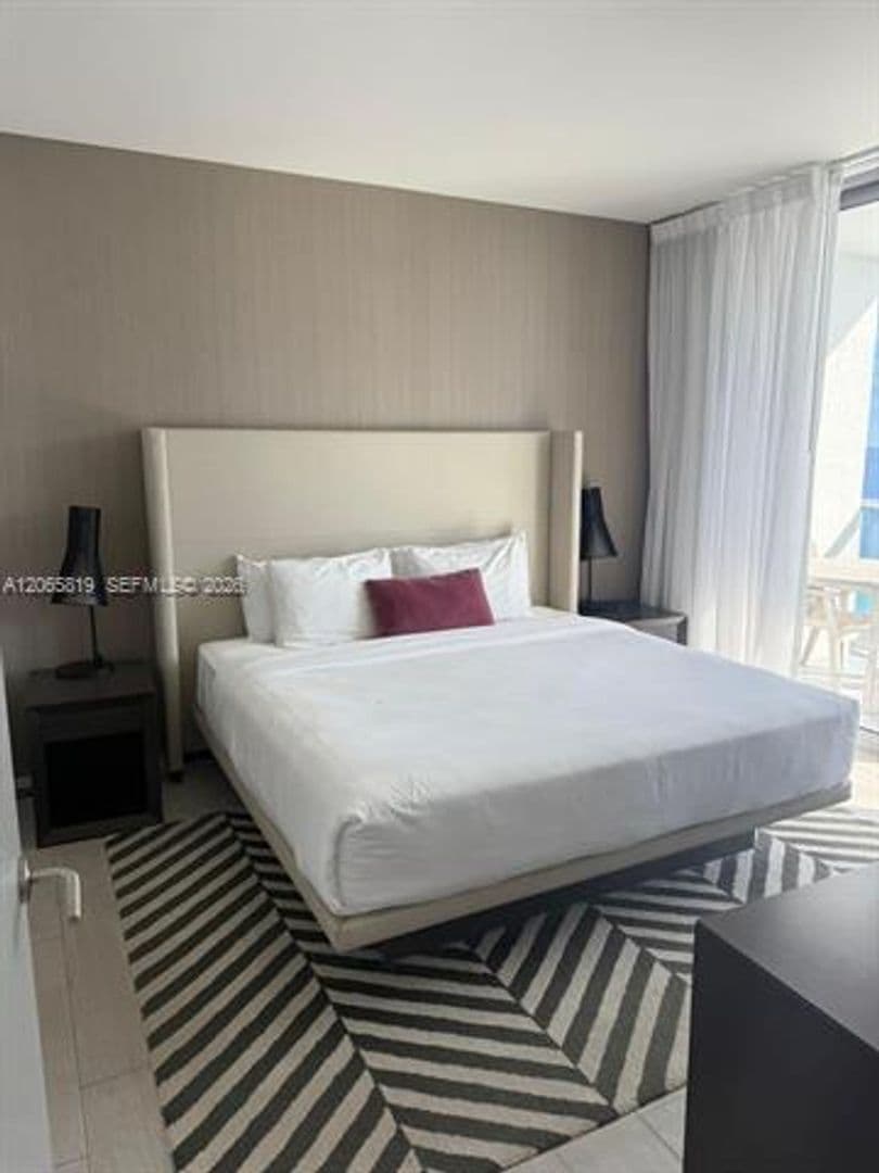 Hollywood Condo: 4010 S Ocean Dr cu-T3507