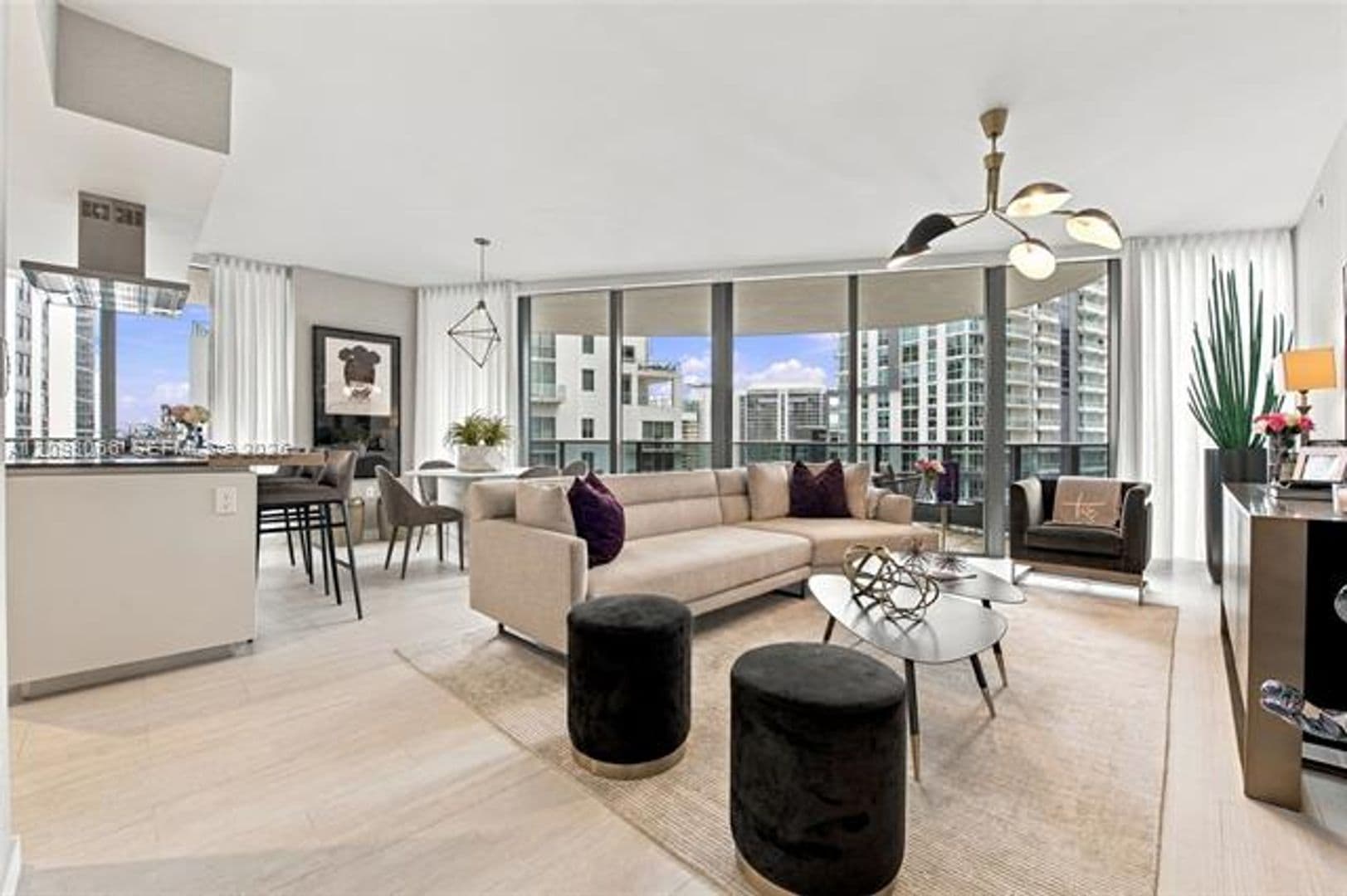Miami Condo: 1000 Brickell Plz cu-3401