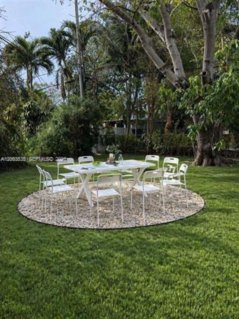 Biscayne Park House: 11201 NE 10th Ave cu-11203