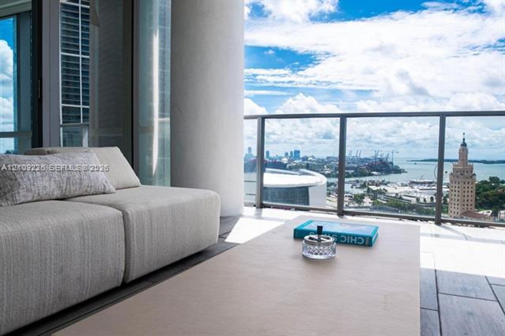 Miami Condo: 851 NE 1st Ave cu-1811