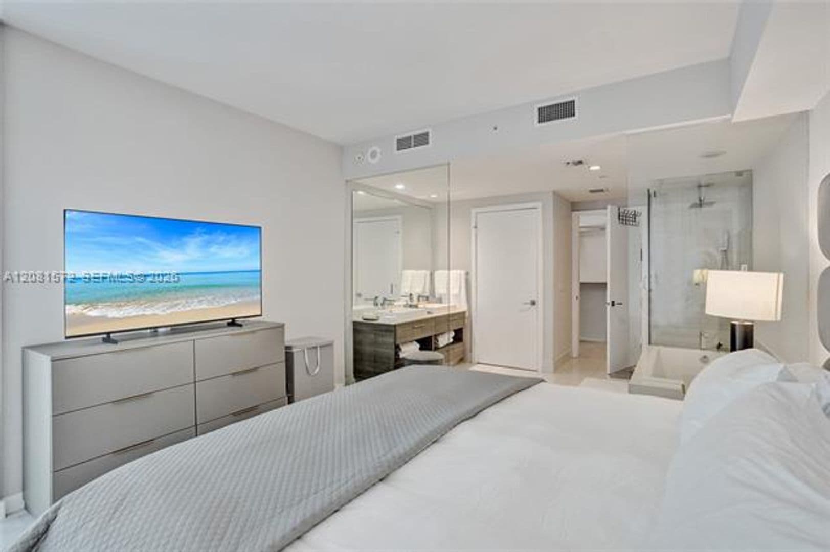 Miami Condo: 650 NE 32nd St cu-3901