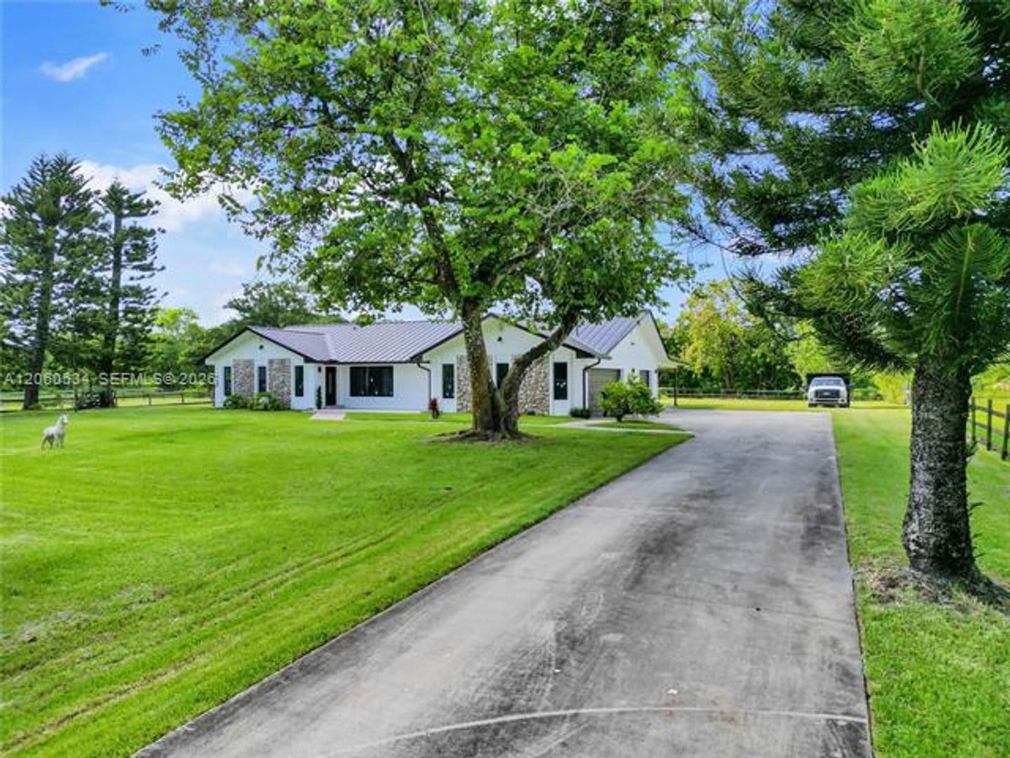 Southwest Ranches House: 17680 SW 54th St # 17680