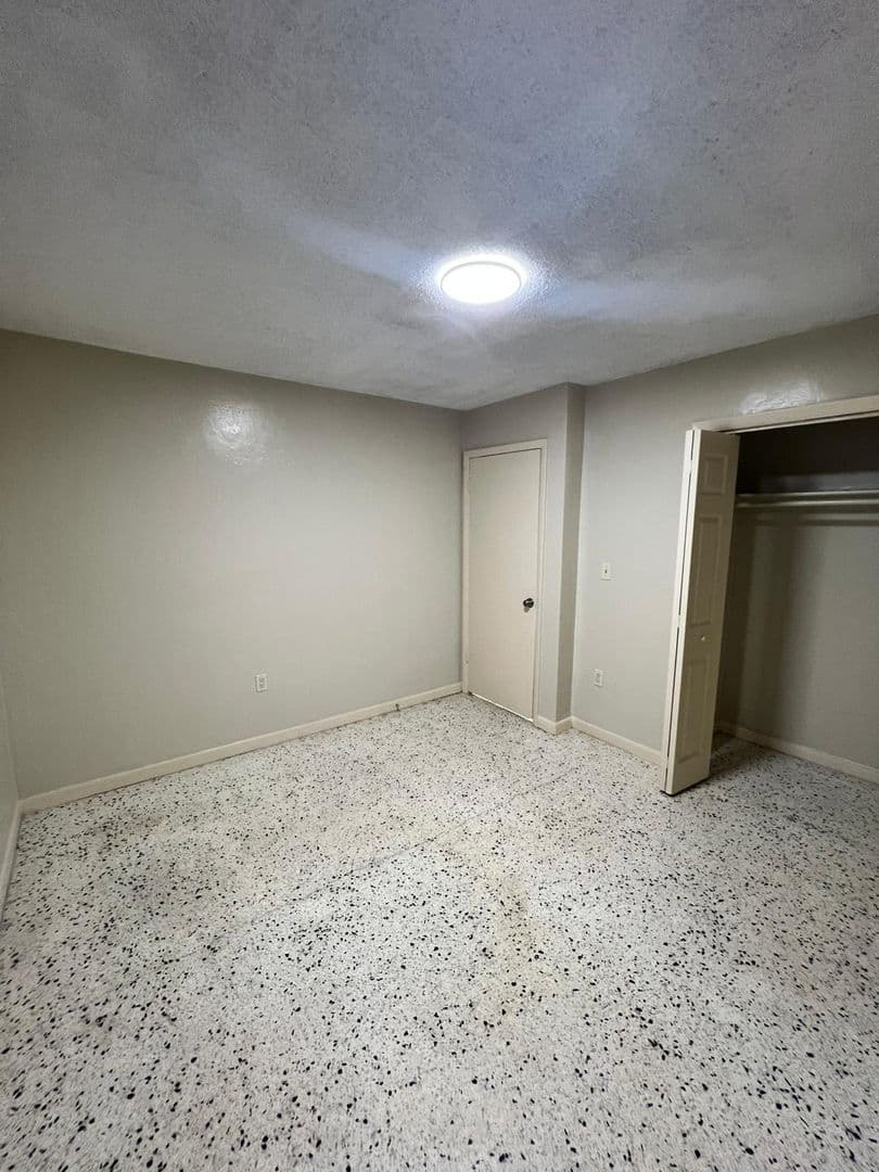 Miami Apartment: 1912 sw 2nd st apt 4