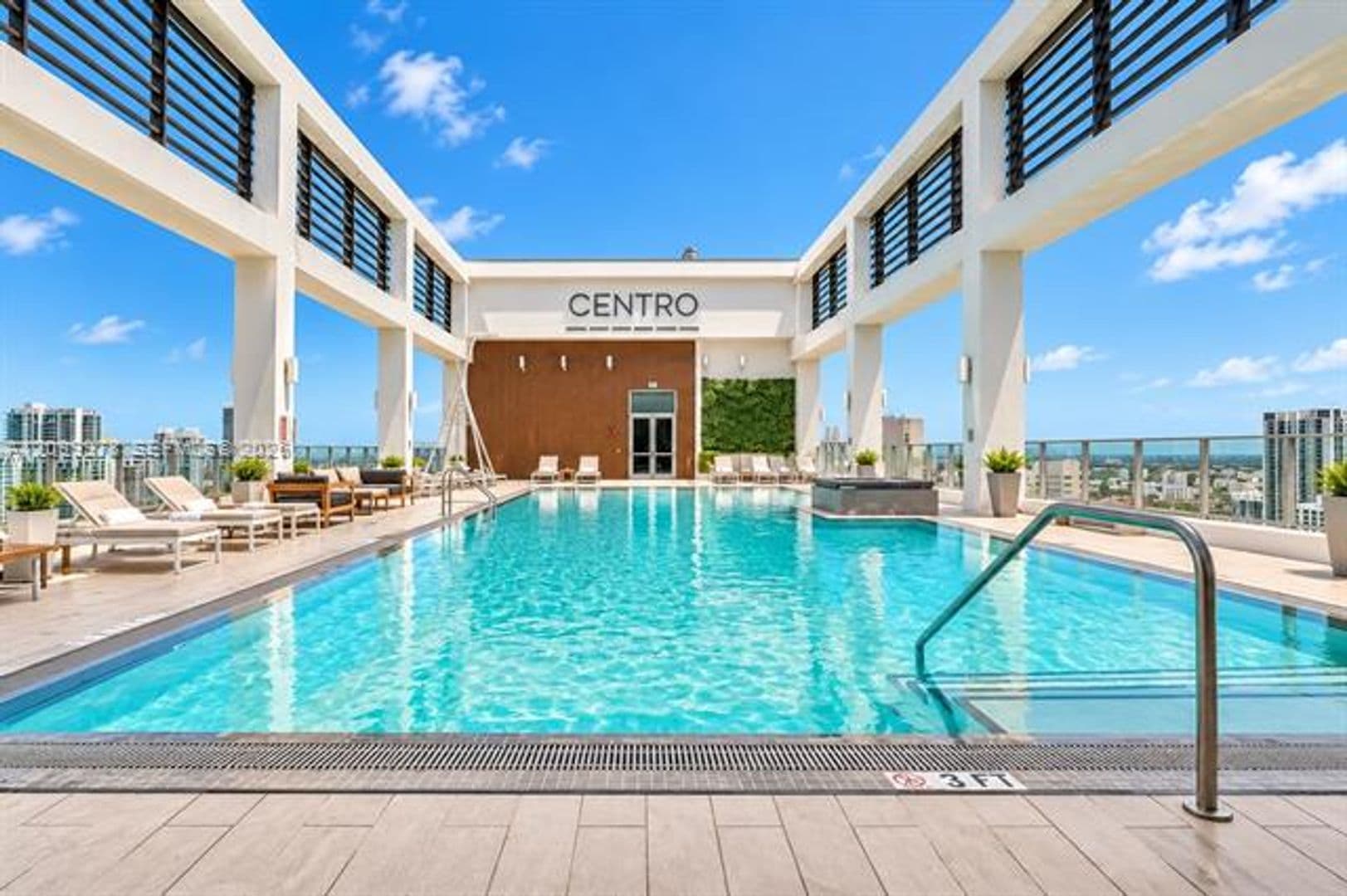 Miami Condo: 151 SE 1st St cu-1202