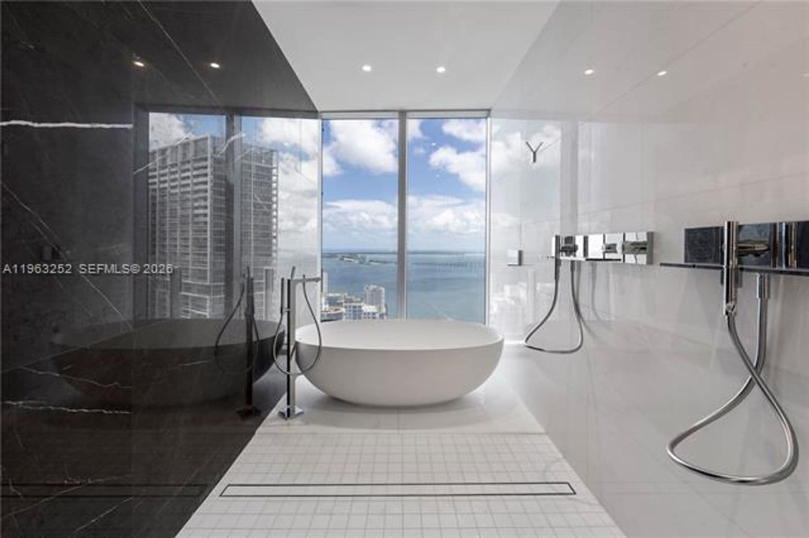 Miami Condo: 300 Biscayne Blvd Way cu-4404