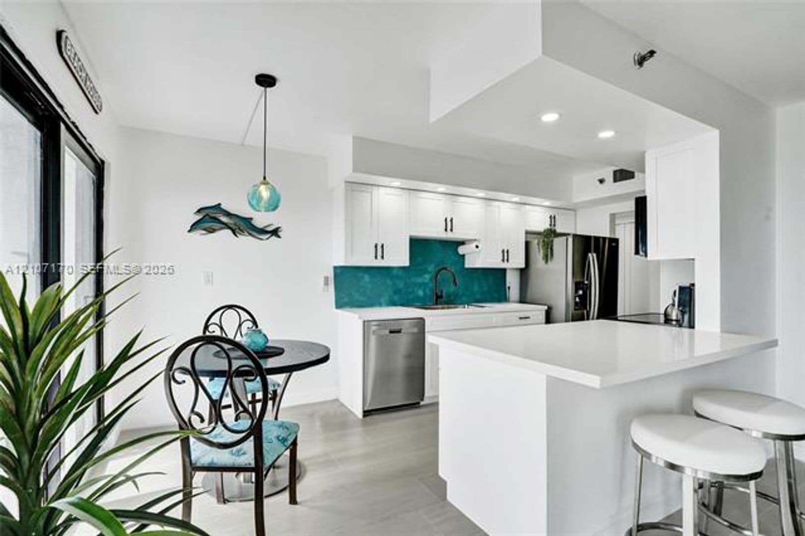 Hollywood Condo: 1201 S Ocean Dr cu-908S