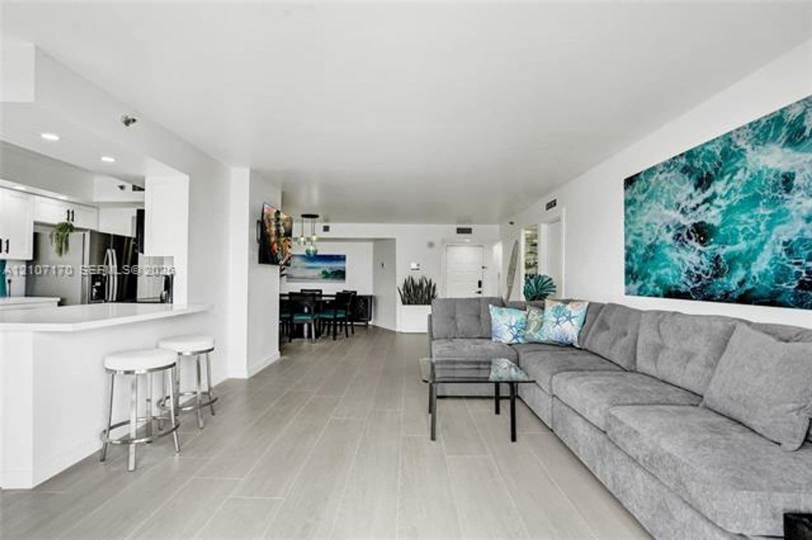 Hollywood Condo: 1201 S Ocean Dr cu-908S