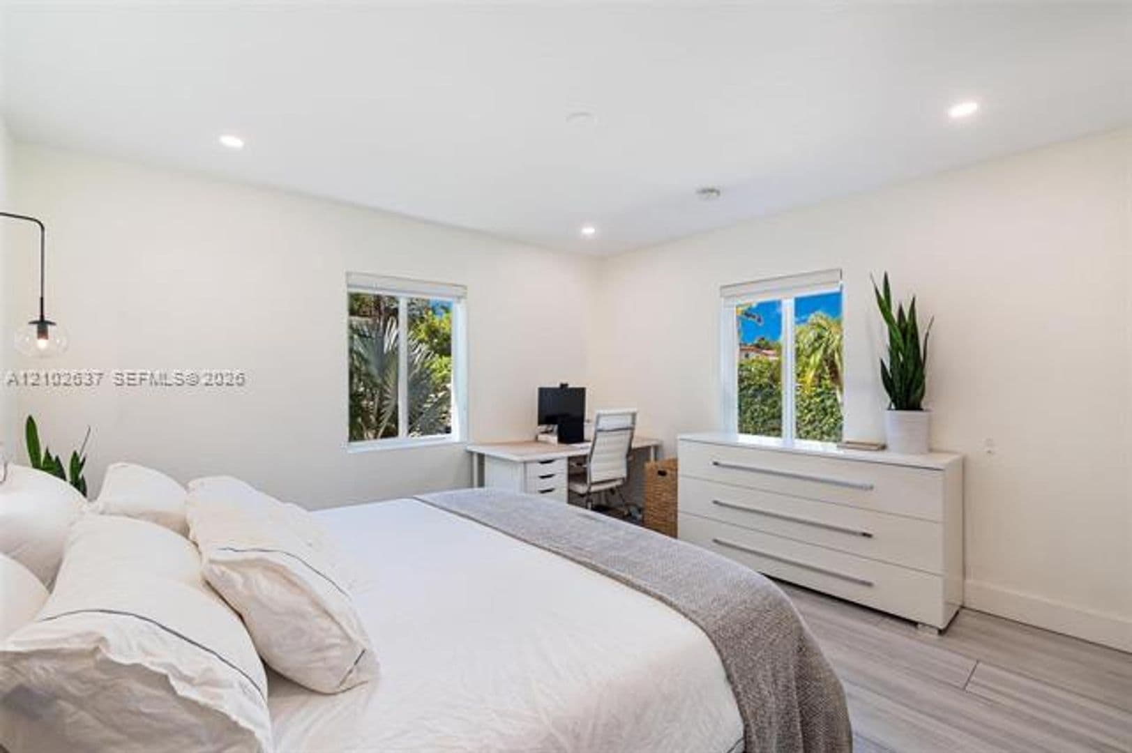Miami House: 945 NE 82nd St # 945