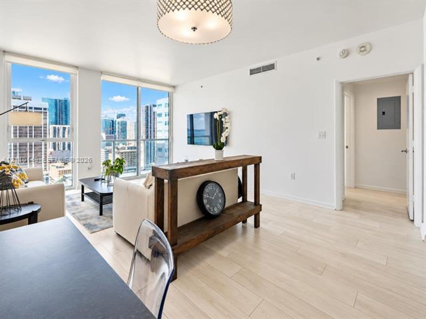 Miami Condo: 244 Biscayne Blvd cu-2405