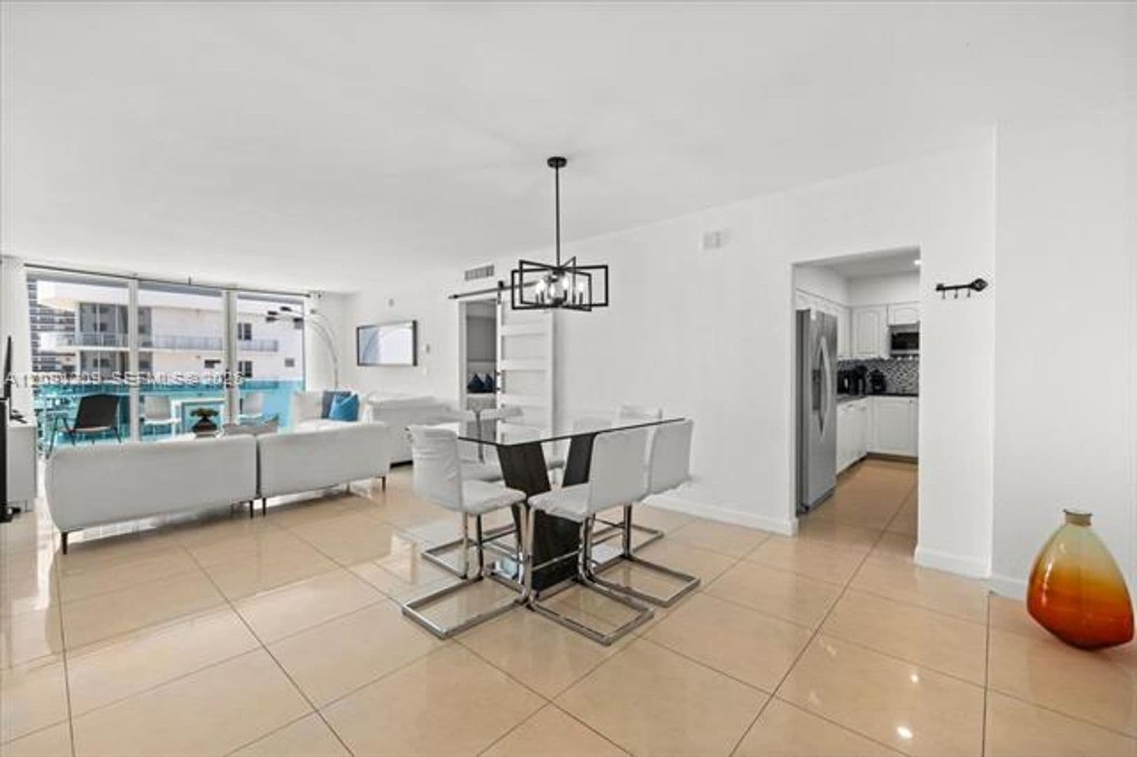 Hollywood Condo: 4001 S Ocean Dr cu-10R