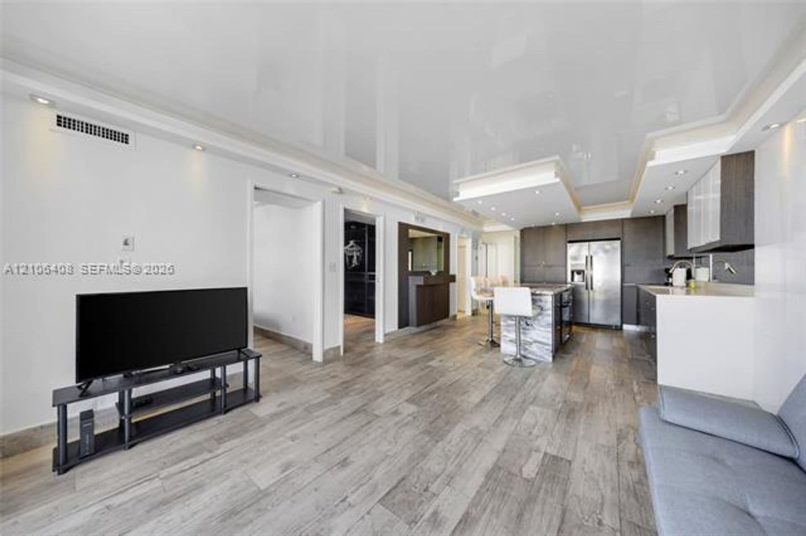 Miami Beach Condo: 401 Ocean Dr cu-801