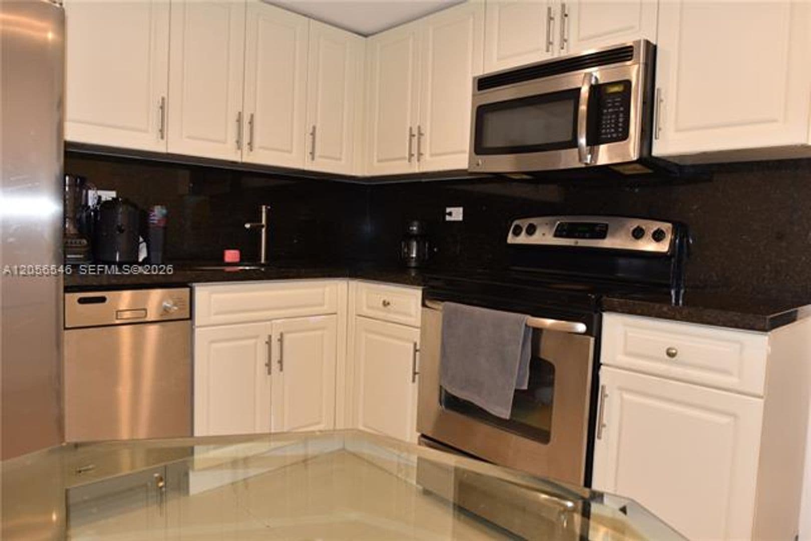 Miami Beach House: 5555 Collins Ave cu-8K