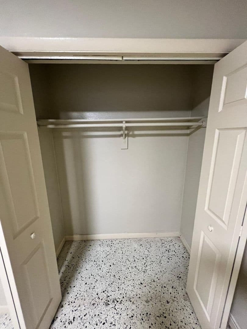 Miami Apartment: 1912 sw 2nd st apt 4