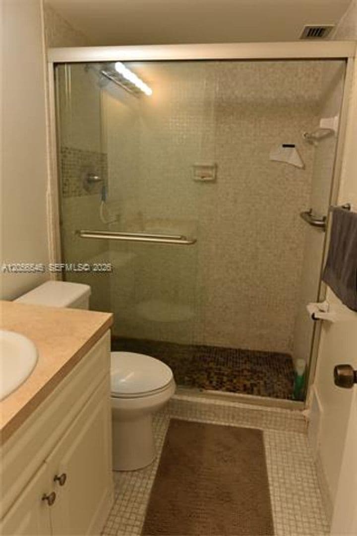 Miami Beach House: 5555 Collins Ave cu-8K