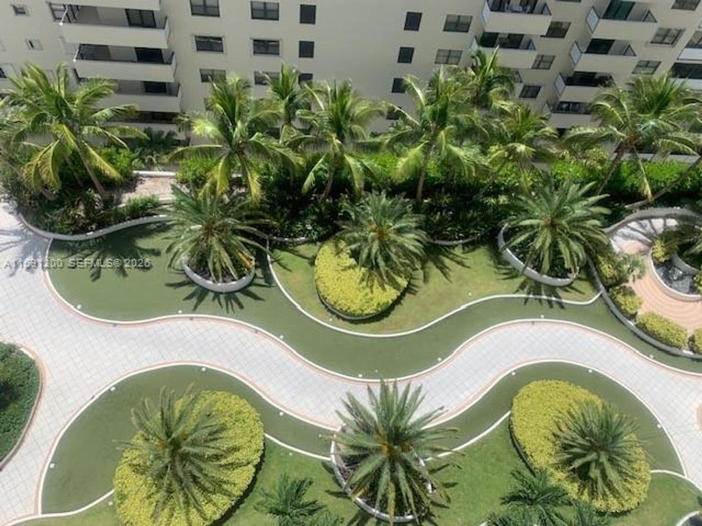 Miami Beach Condo: 100 Lincoln Rd cu-1434