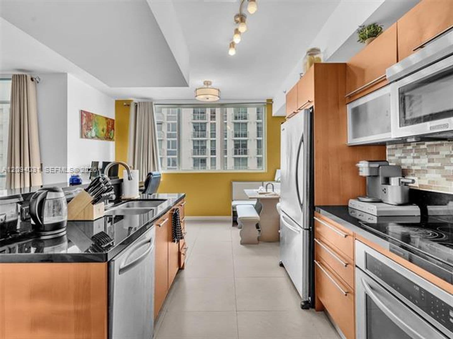 Miami Condo: 253 NE 2nd St cu-2208