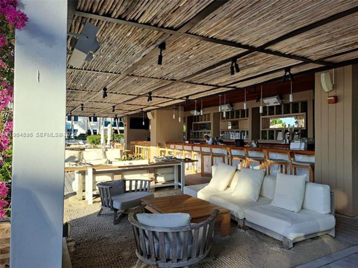 Miami Beach Condo: 2301 Collins Ave cu-504