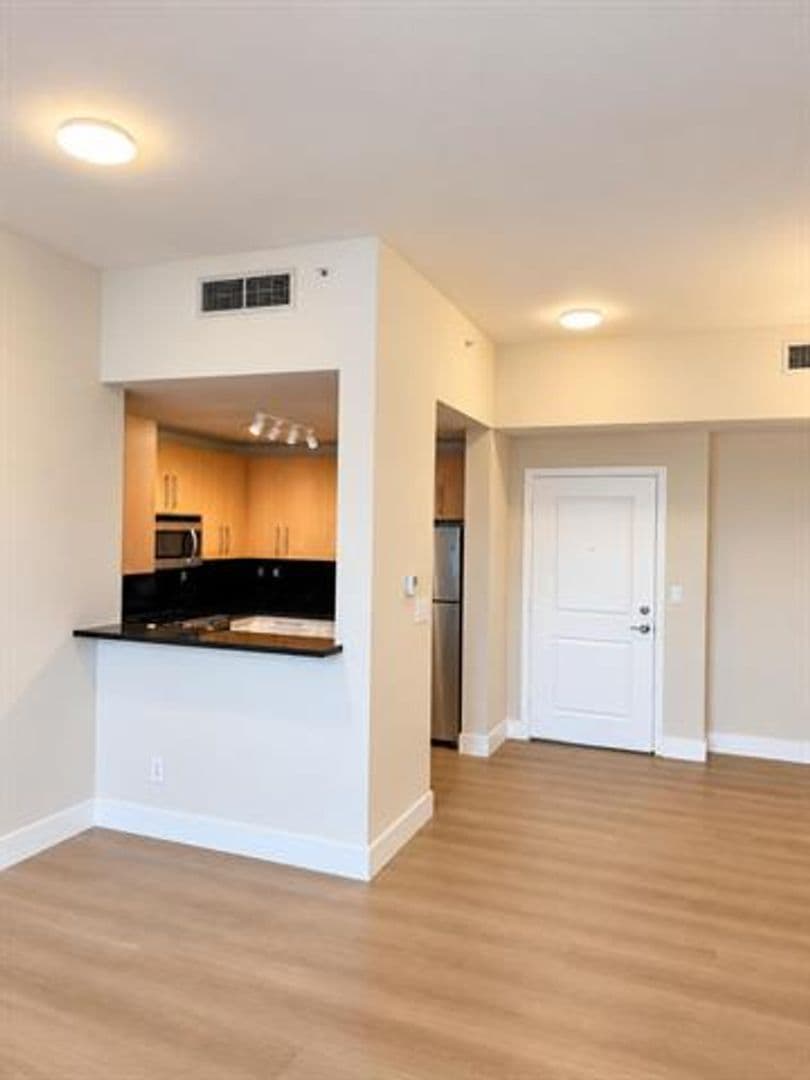 Fort Lauderdale Condo: 511 SE 5th Ave cu-607