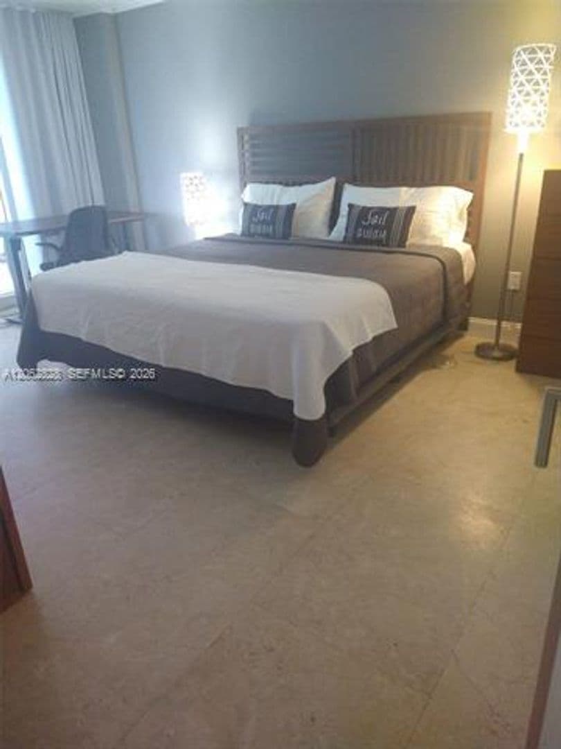 Surfside Condo: 9341 Collins Ave cu-603