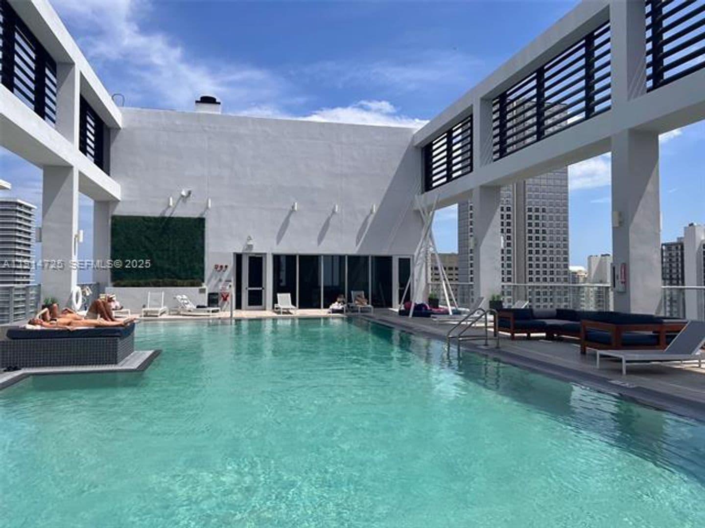 Miami Condo: 151 SE 1st St cu-810