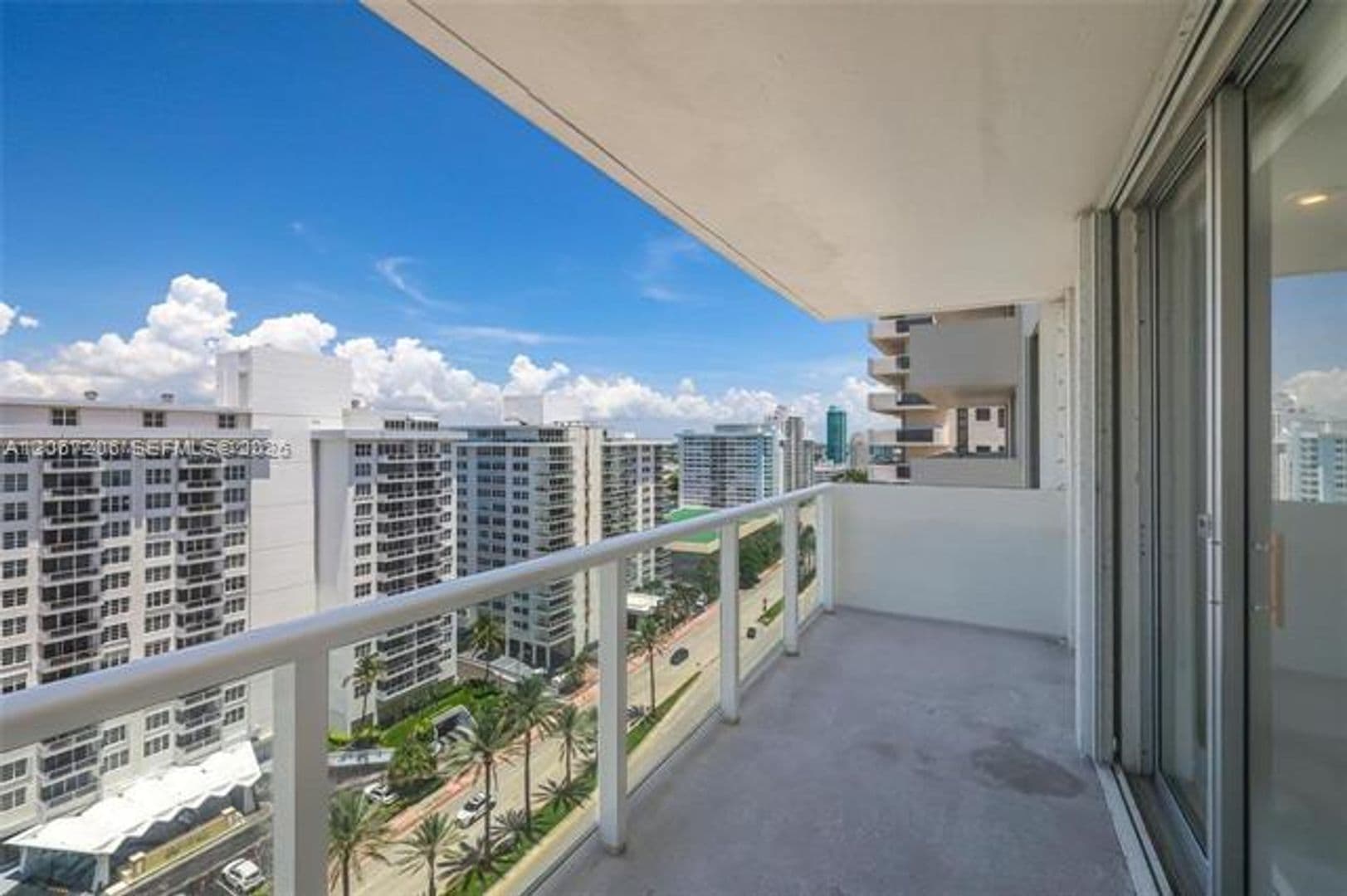 Miami Beach Condo: 5701 Collins Ave cu-1611