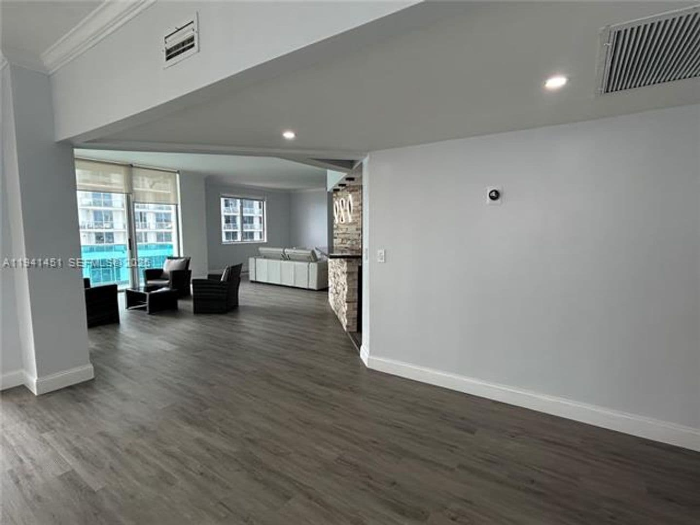 Hollywood Condo: 4001 S Ocean Dr cu-PH11
