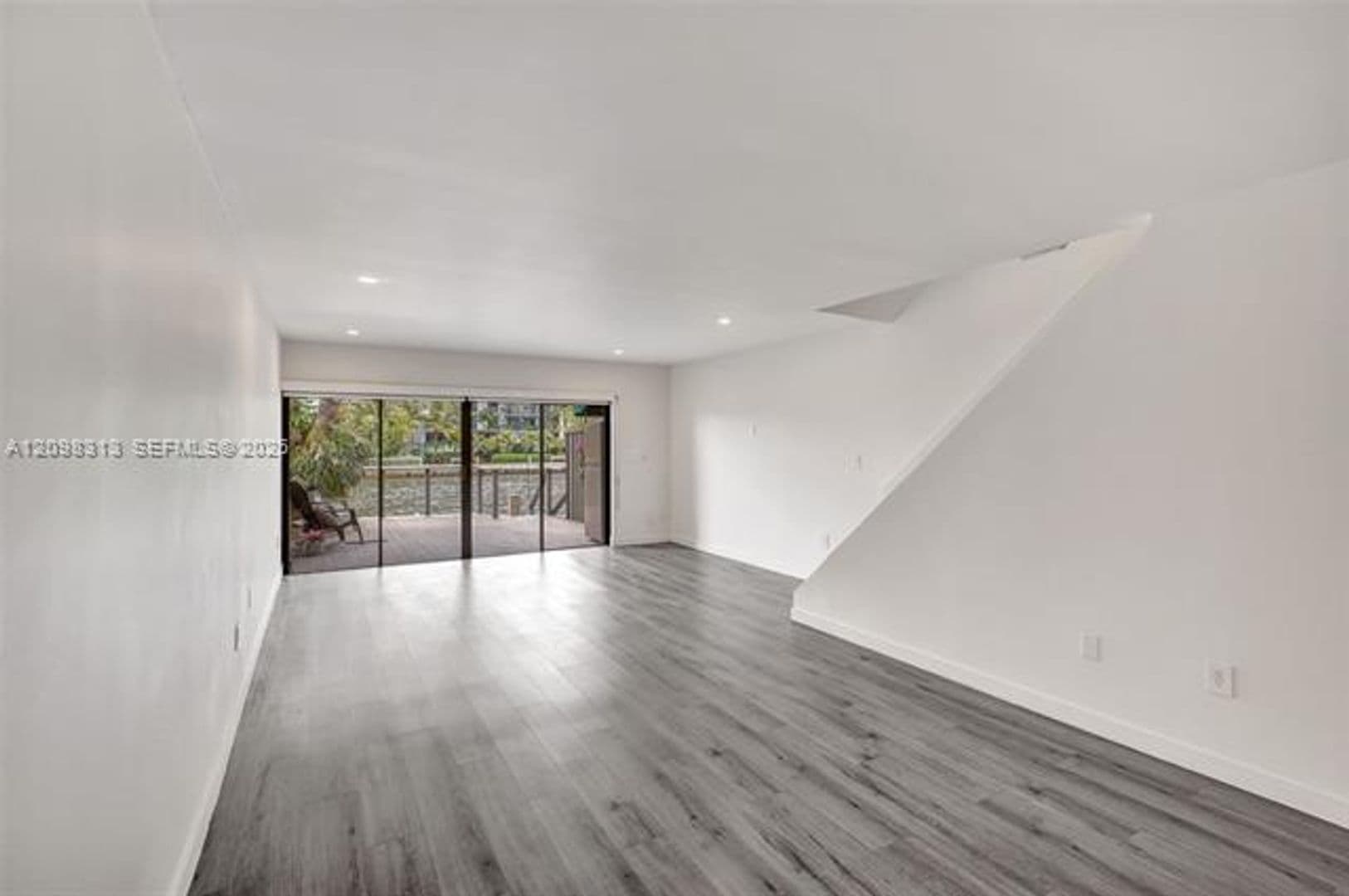 Miami Townhome: 1000 NW N River Dr th 6