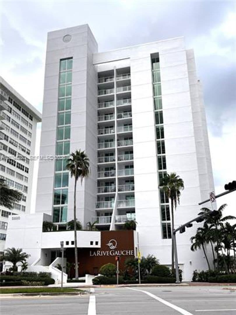 Miami Beach Condo: 5880 Collins Ave cu-PH-1