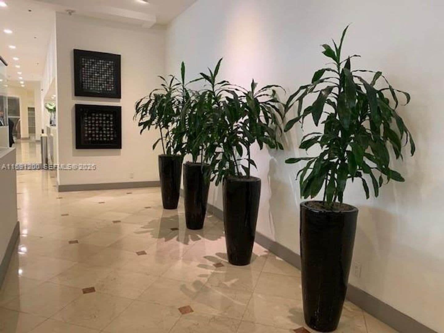 Miami Beach Condo: 100 Lincoln Rd cu-1434