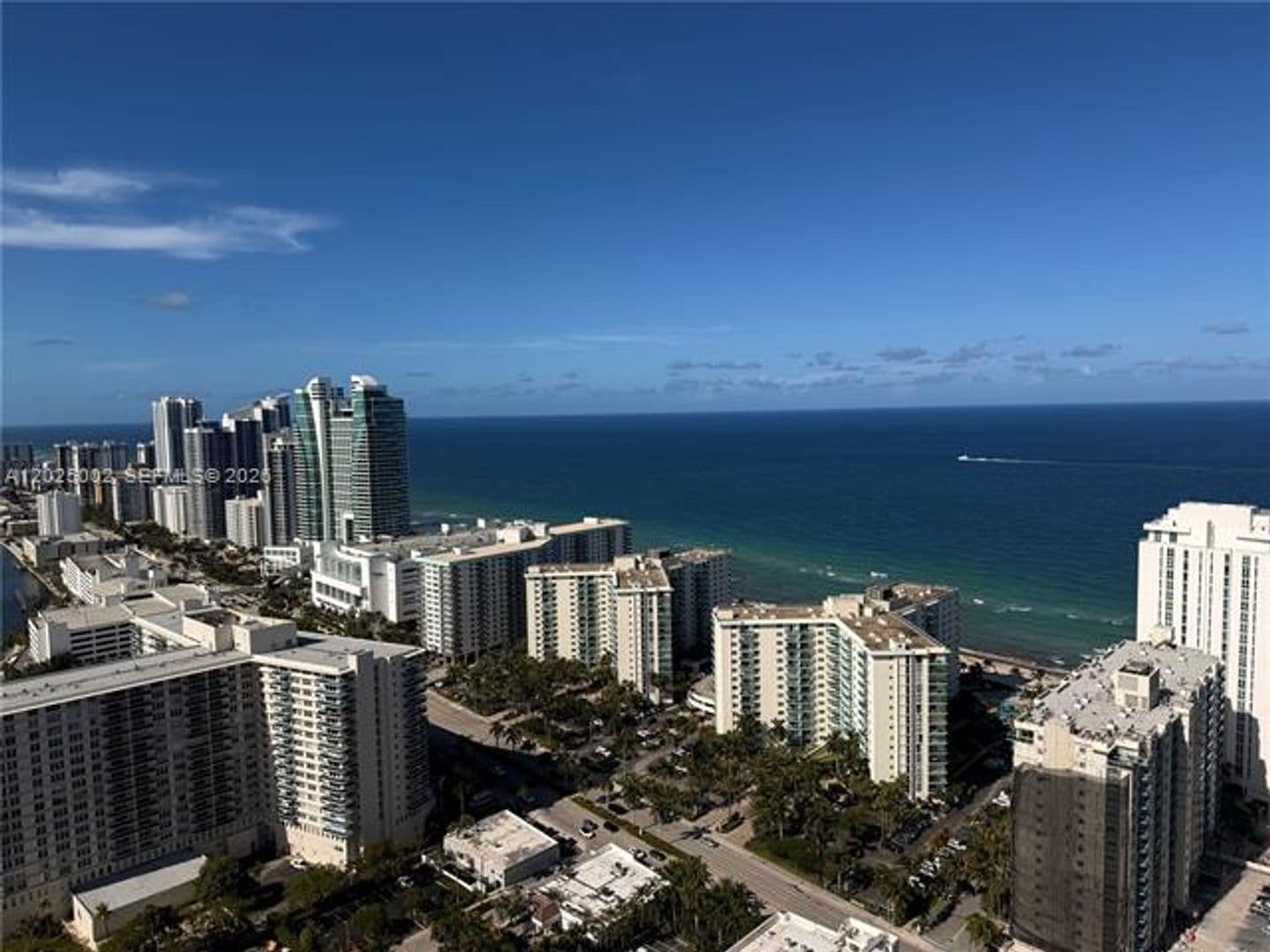 Hollywood Condo: 4010 S Ocean Dr cu-T3509
