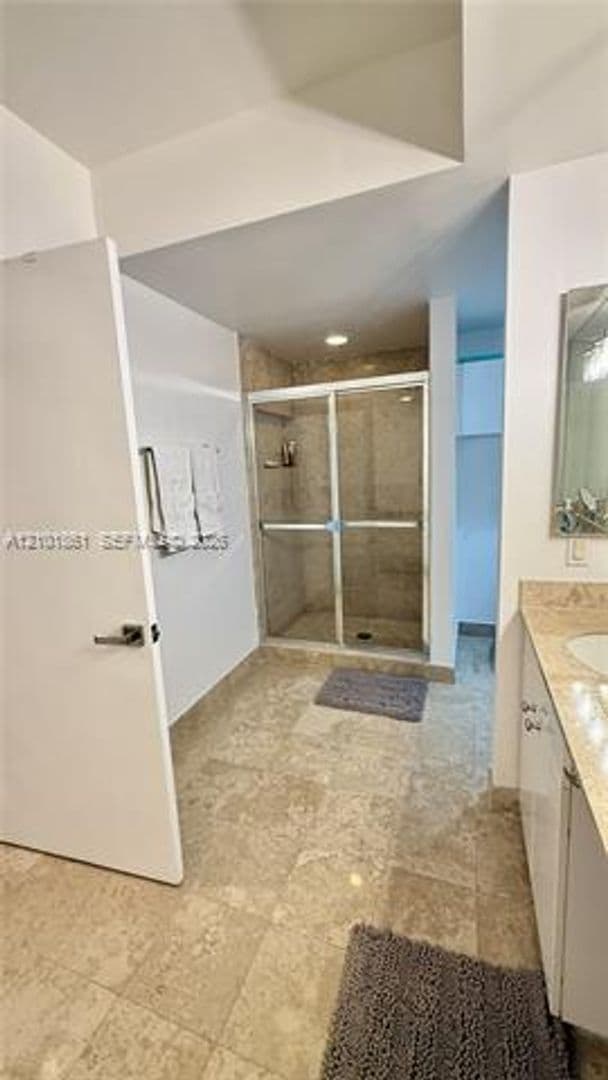 Miami Beach Condo: 4779 Collins Ave cu-1908