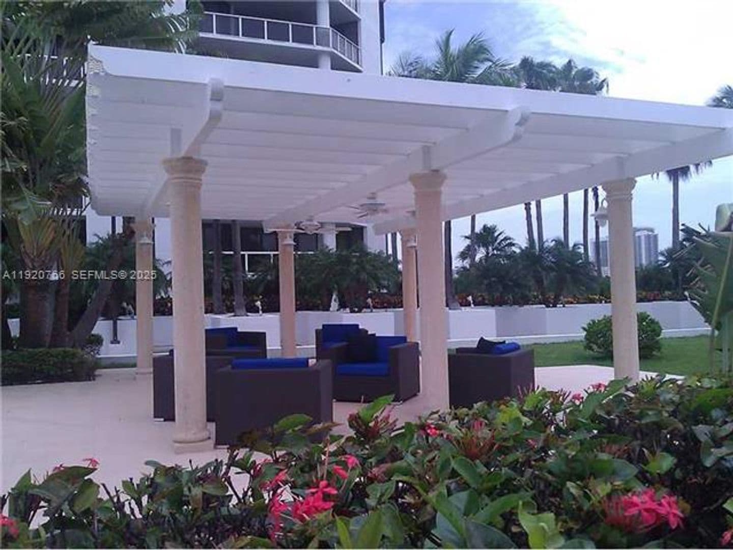 Aventura Condo: 3600 Yacht Club Dr cu-1204