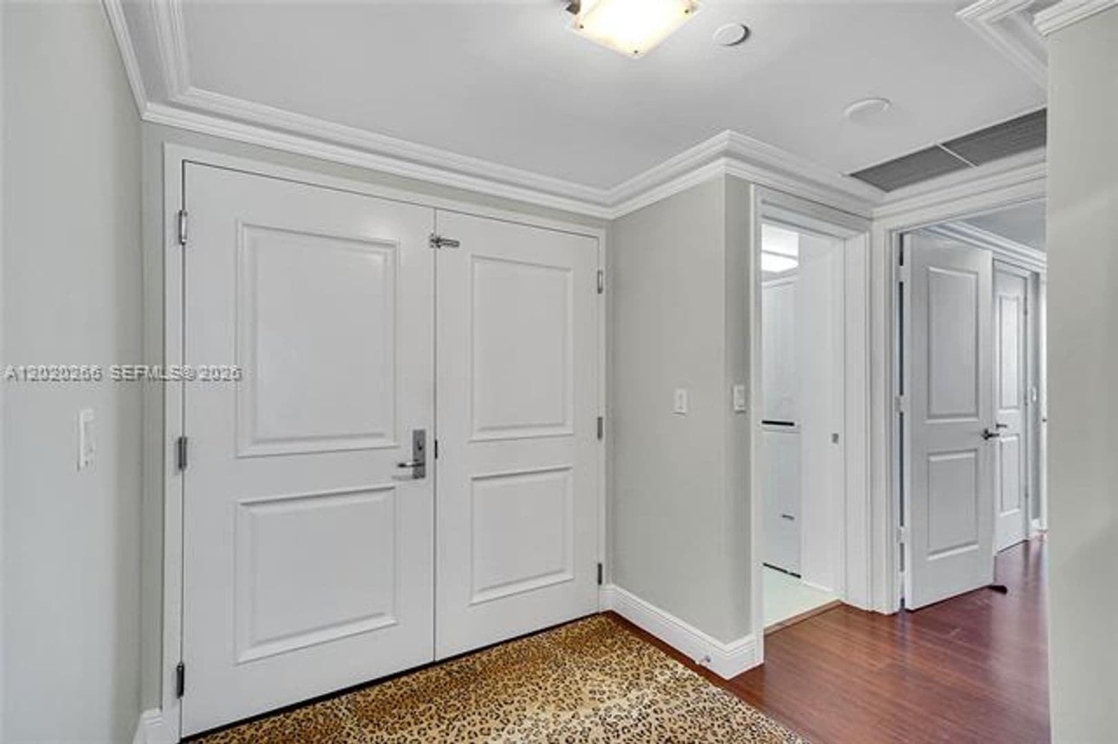 Hollywood Condo: 3101 S Ocean Dr cu-701
