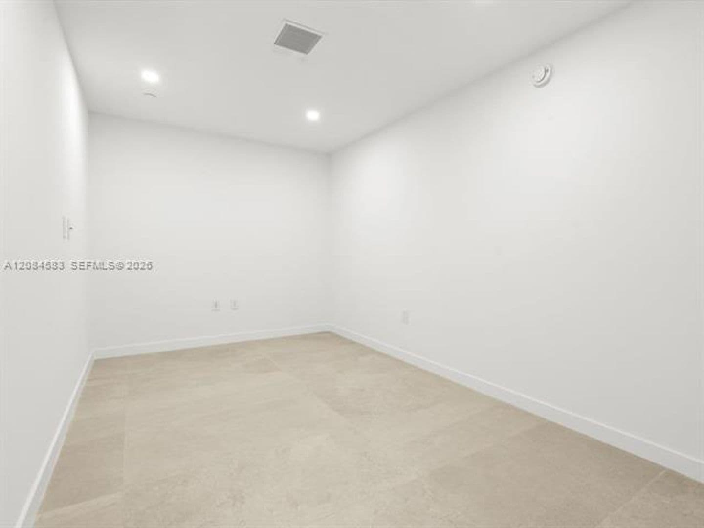 Miami Condo: 2200 Brickell Avenue cu-402