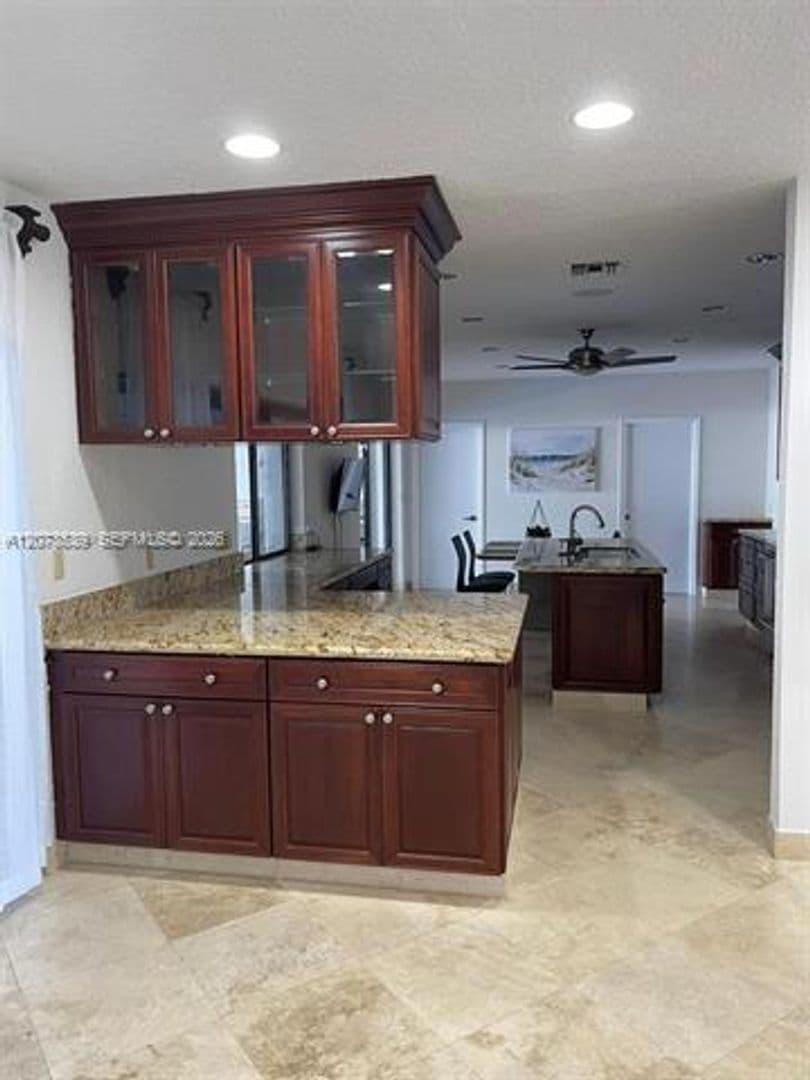 Hallandale Beach House: 612 Hibiscus Dr # 612